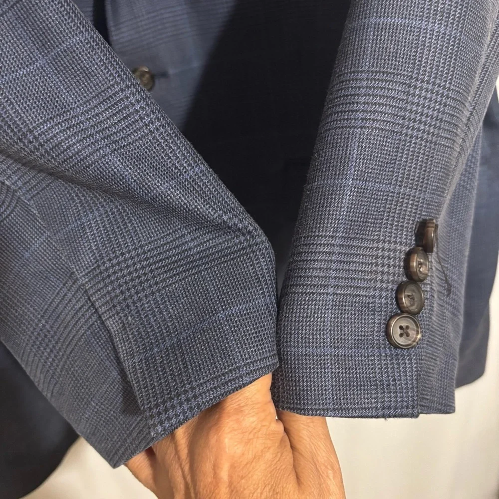 Ralph Lauren Blue Plaid Mens Blazer Size 44R 52% silk-sole and 48% wool-laine
